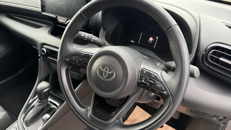 Toyota Yaris 1.5 Hybrid Design 5dr CVT Hybrid Hatchback